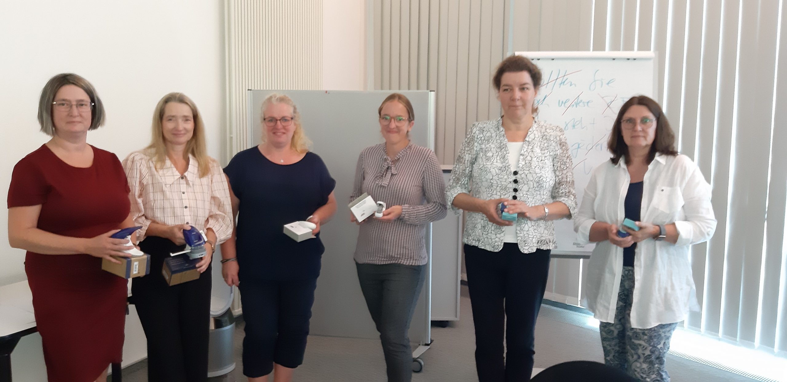 Teilnehmerinnen bei einem gemeinsamen Moment der Fachtagung Schwerin