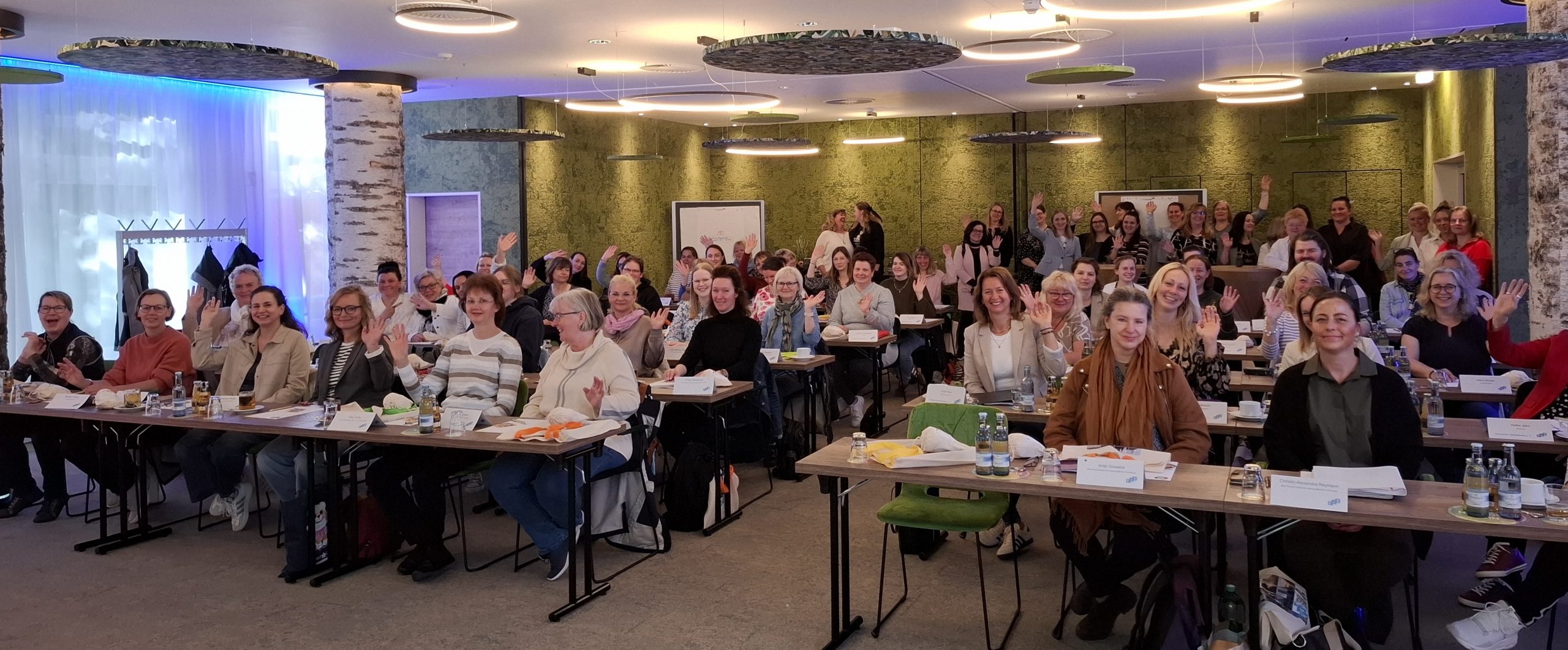 Rostock 2025-1 Sekretärinnen und Assistenzen bei der Fachtagung 2026 in Rostock – Weiterbildung am Ostseestandort