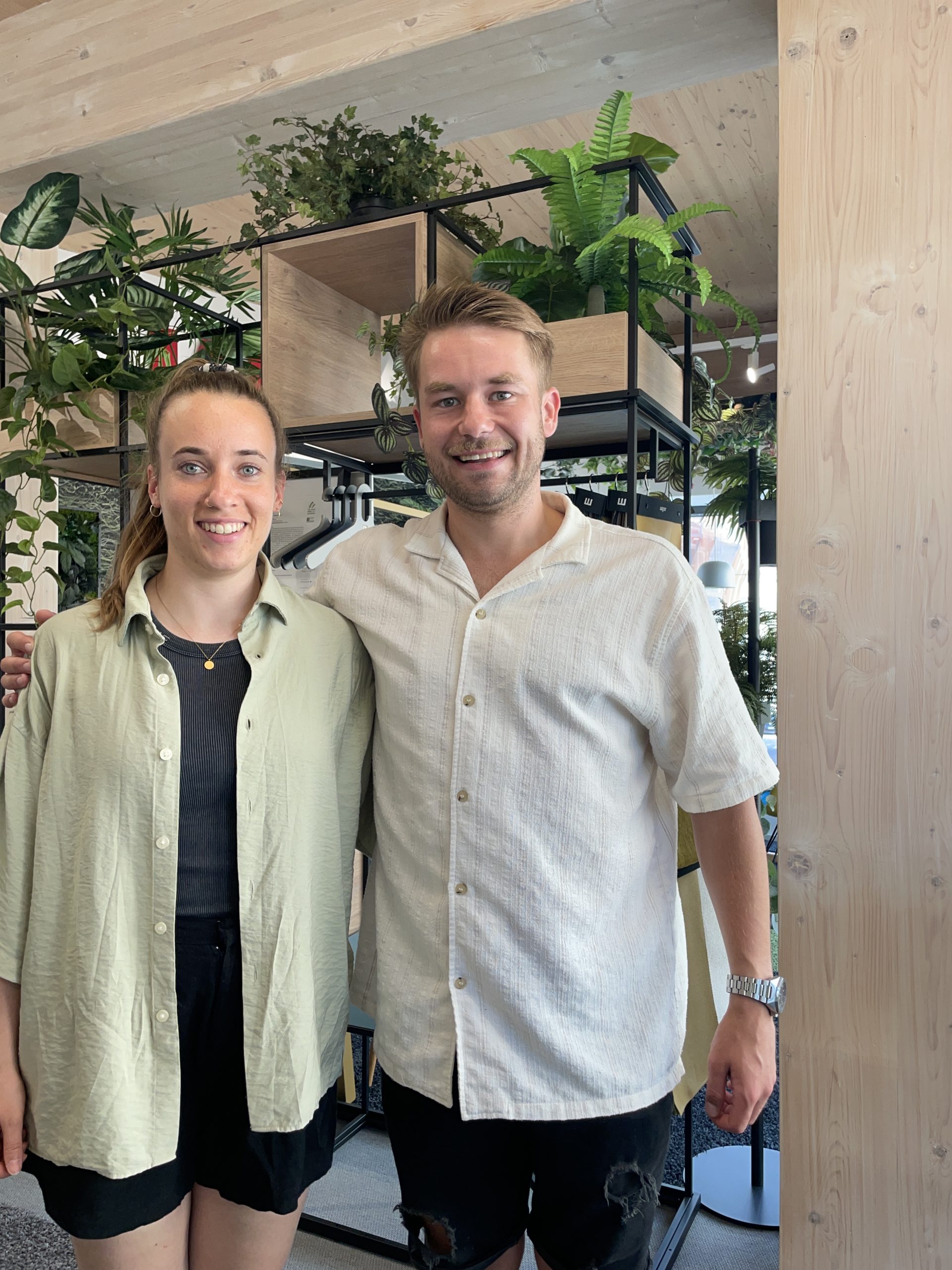 Dagmar Janik-Stenzel mit dem Trainerteam der Ergonomischen Bürowelten